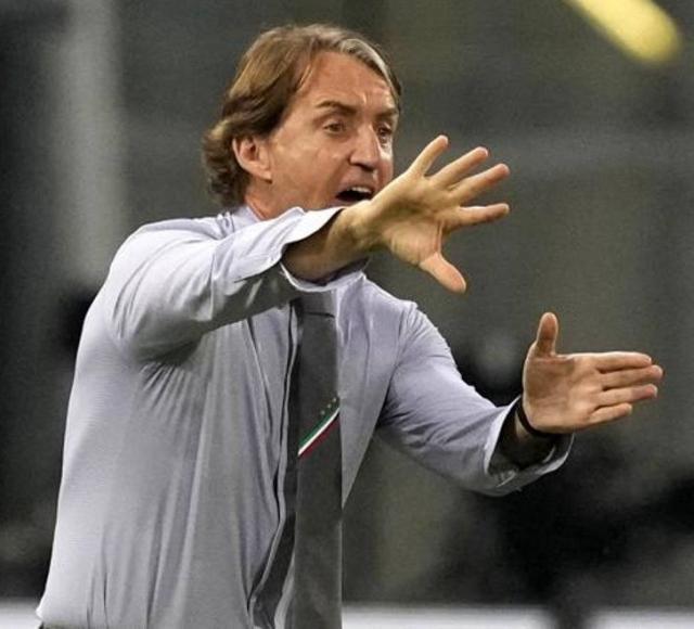 开云体育平台在哪里注册-曼奇尼：意大利新人表现让我惊讶 小唐还有9根手指