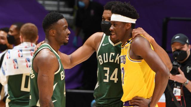 开云官方网站-字母三兄弟赛场上会师 昔日穷小子们的美国梦